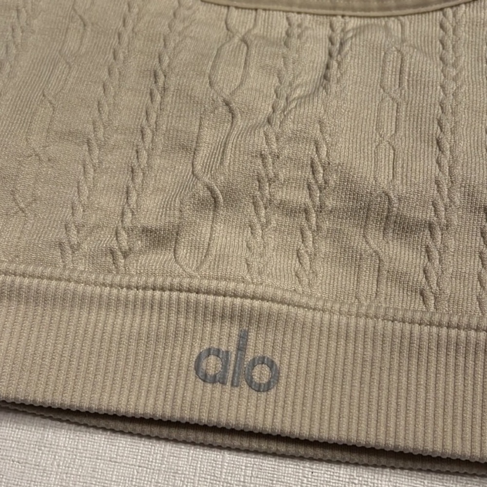 Alo Yoga Seamless Cableknit Bra - Picture 3 of 5